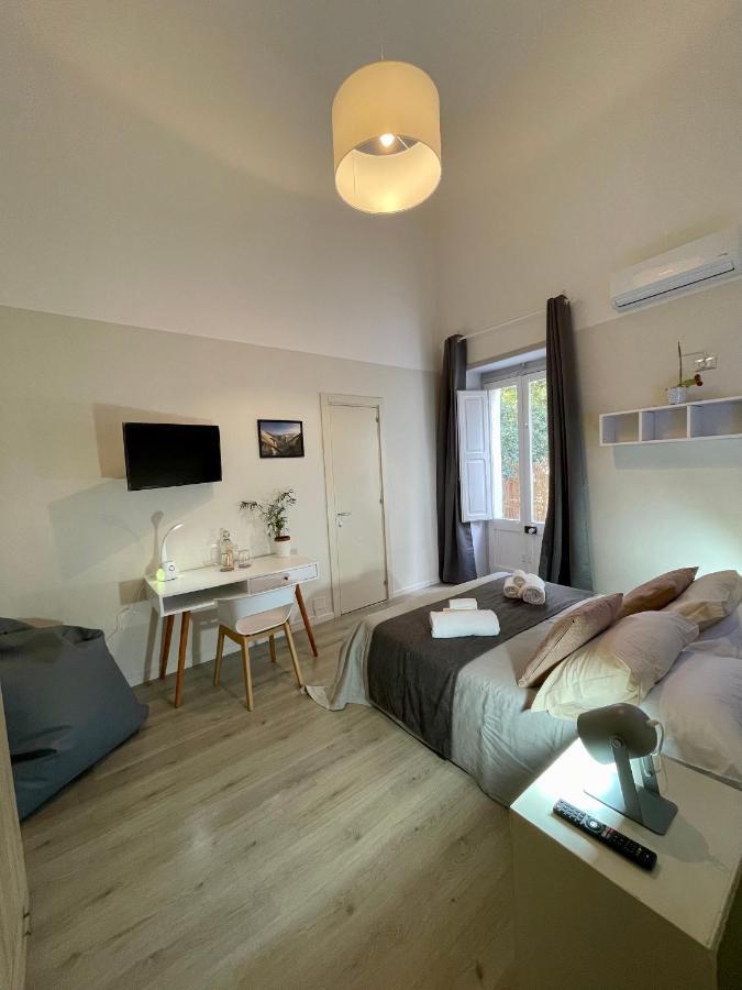 4 Balconi Rooms Paladini B&B E Appartamenti Lecce Eksteriør billede