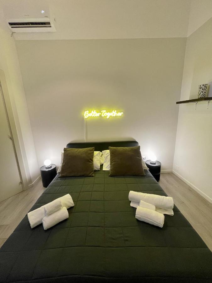 4 Balconi Rooms Paladini B&B E Appartamenti Lecce Eksteriør billede