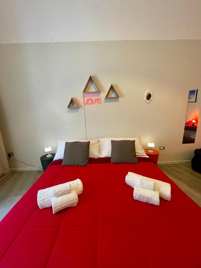 4 Balconi Rooms Paladini B&B E Appartamenti Lecce Eksteriør billede