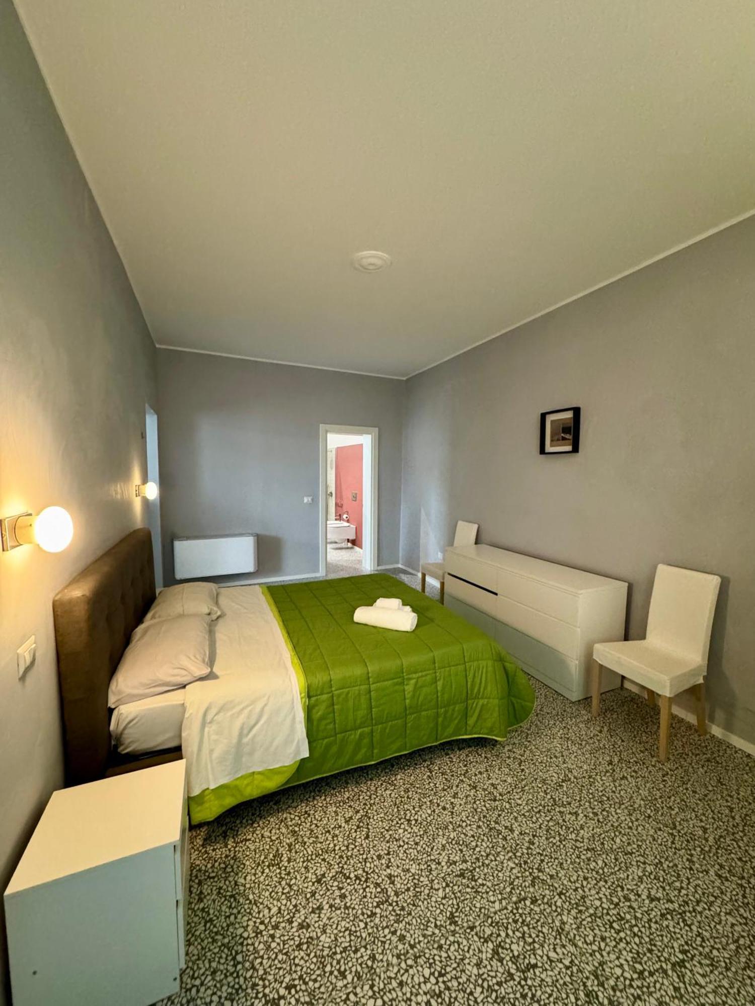 4 Balconi Rooms Paladini B&B E Appartamenti Lecce Eksteriør billede