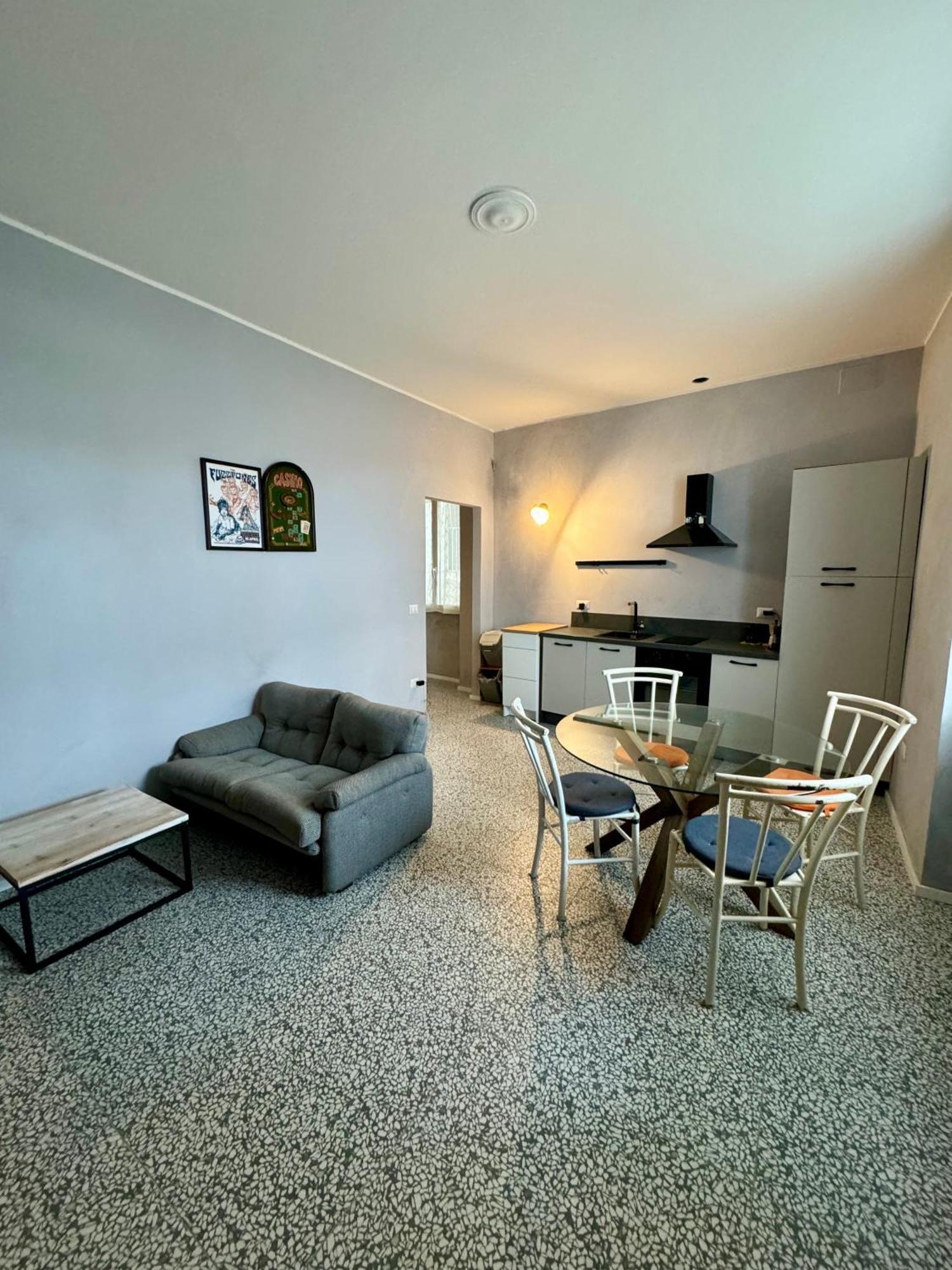 4 Balconi Rooms Paladini B&B E Appartamenti Lecce Eksteriør billede