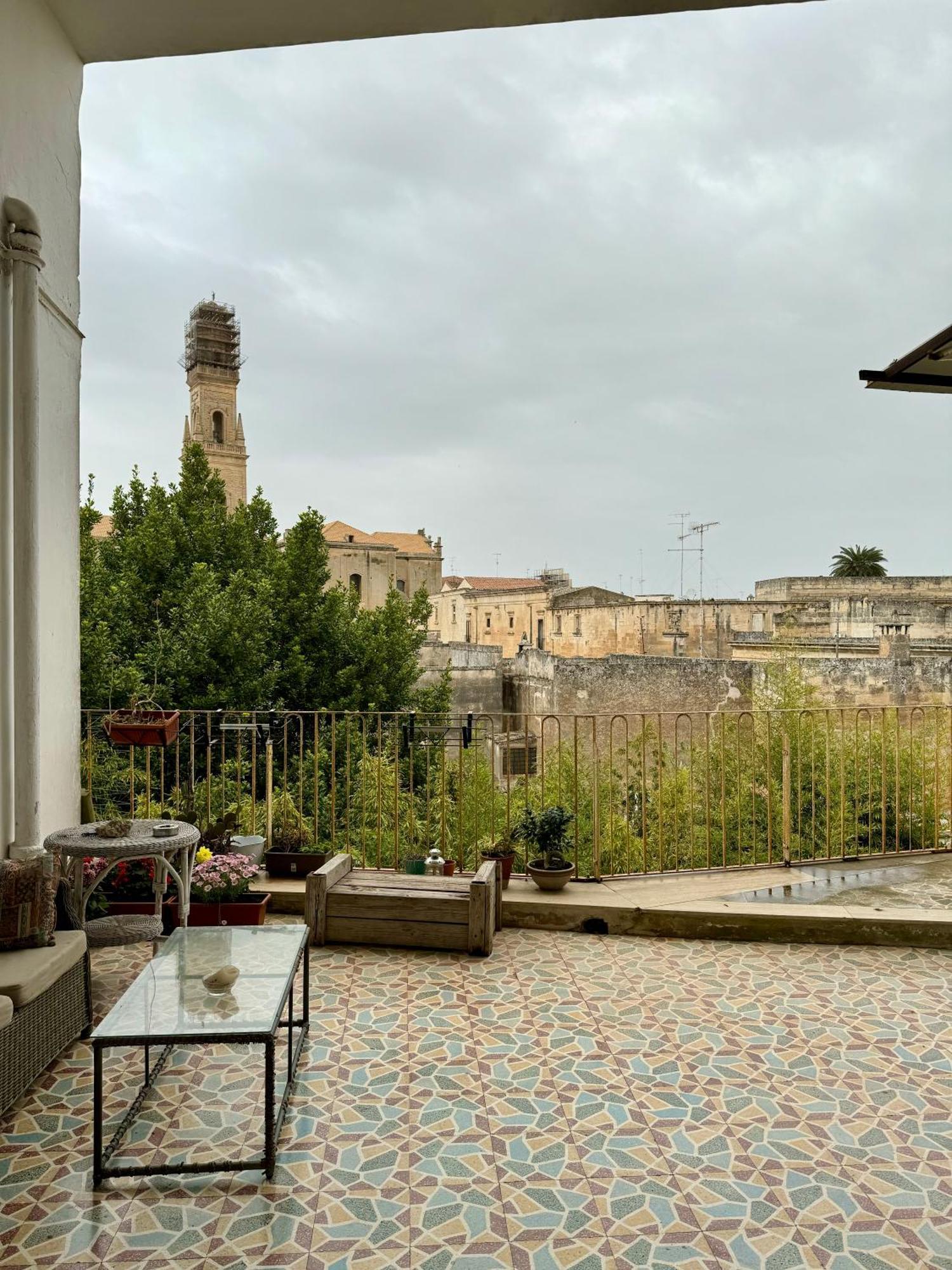 4 Balconi Rooms Paladini B&B E Appartamenti Lecce Eksteriør billede